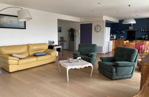 Saint-Vaast-la-Hougue Apartment | Homerez - Apt. in Saint-Vaast-la-Hougue