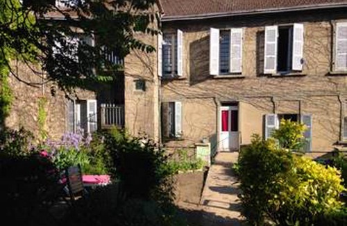 Neris-les-Bains Apartment | Homerez - Amazing studio for 2 ppl. at Néris-les-Bains