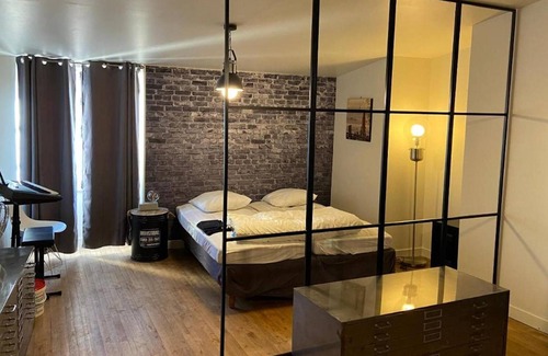 Centre Ville House | Homerez - Amazing house for 15 ppl. with sauna, jacuzzi, spa and garden at Niort