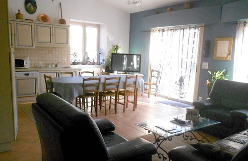 Taize-Maulais House | Homerez - Amazing house for 8 ppl. with garden and terrace at Taizé