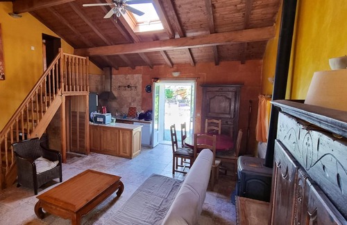 Chomerac House | Homerez - Amazing house for 8 ppl. with shared pool and terrace at Chomérac