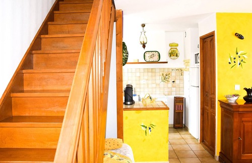 La Roche-sur-le-Buis Apartment | Homerez - Appartement for 6 ppl. with shared pool at La Roche-sur-le-Buis