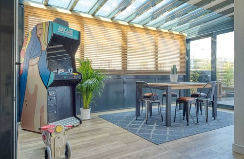 Asnieres-sur-Seine Apartment | Homerez - Apartment in Asnières-sur-Seine. -