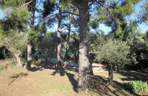 Saint-Cyr-sur-Mer Apartment | Homerez - Apartment in Saint-Cyr-sur-Mer