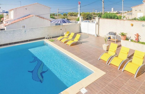Port-de-Bouc Apartment | Homerez - Apartment Port-de-Bouc with Pool
