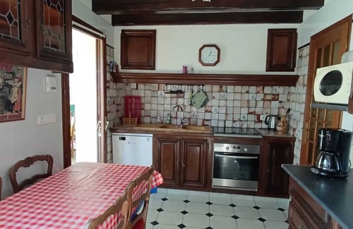 Ver-sur-Mer Apartment | Homerez - Apartment in Ver-sur-Mer