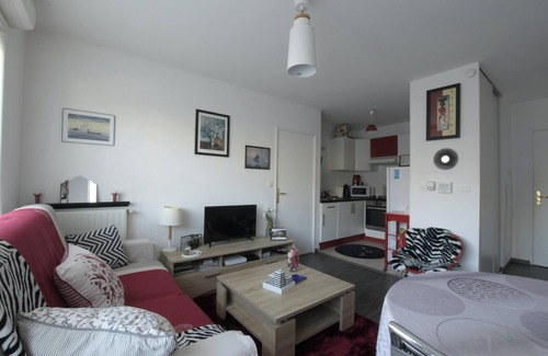 Centre Ville Rive Gauche Apartment | Homerez - Apartment in Rouen, Balcony, City View.