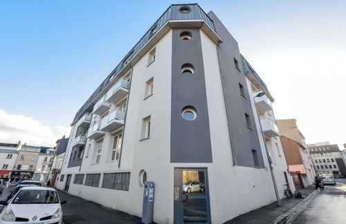 Centre Ville Rive Gauche Apartment | Homerez - Apartment in Rouen, Balcony, City View.