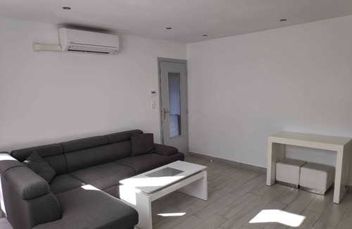 Uzes Apartment | Homerez - Apartment Uzès, near city centre