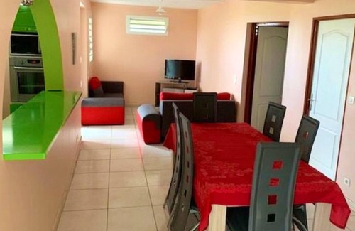 Ducos Apartment | Homerez - Appartement 13 km away from the beach for 4 ppl. with garden at Ducos