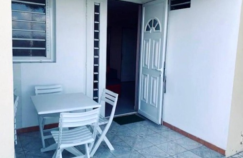 Ducos Apartment | Homerez - Appartement 13 km away from the beach for 4 ppl. with garden at Ducos