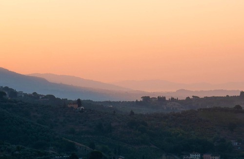 Calenzano Apartment | Homerez - Appartement for 4 ppl. with shared pool and garden at Calenzano