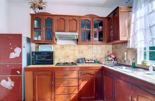 Calodyne Apartment | Homerez - Appartement for 4 ppl. with garden, terrace and balcony at Calodyne