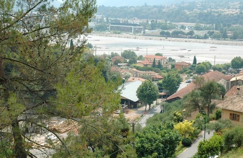 Castagniers Apartment | Homerez - Appartement 15 km away from the beach for 4 ppl. with shared pool