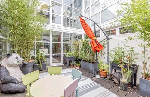 Colombes Apartment | Homerez - Apt. Colombes, spa, fireplace
