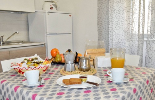 Loceri Apartment | Homerez - Apt in Loceri, city view, parking