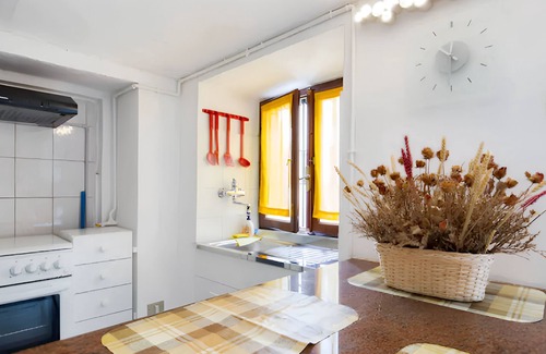 Asti Apartment | Homerez - Asti Apartment, Garden View