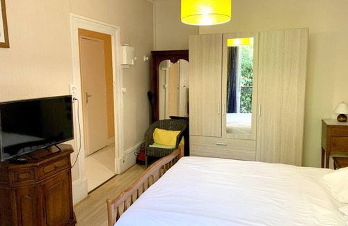 Neris-les-Bains Apartment | Homerez - Beautiful apartement for 2 ppl. with balcony at Néris-les-Bains