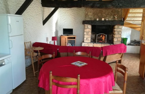 Questembert House | Homerez - Beautiful house for 4 ppl. with terrace at Questembert