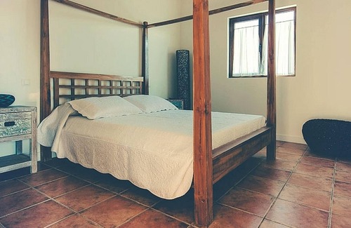 Canamero House | Homerez - Beautiful house for 4 ppl. with shared pool and terrace at Cañamero