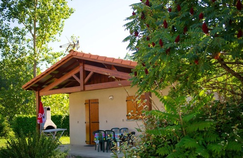 Estang House | Homerez - Beautiful house for 6 ppl. with shared pool and terrace at Estang