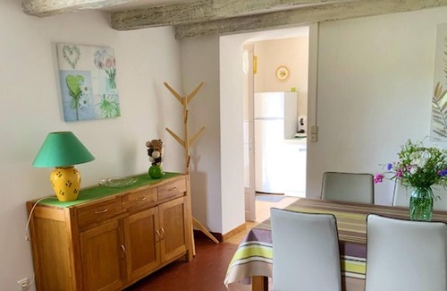 Salviac House | Homerez - Beautiful house for 5 ppl. with shared pool and terrace at Salviac