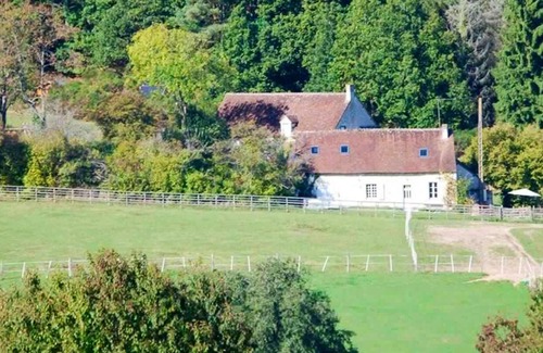 Colonard-Corubert House | Homerez - Big property for 10 ppl. with terrace at Colonard-Corubert