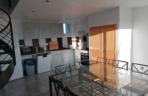 Jaunay-Marigny Villa | Homerez - Big villa for 26 ppl. with swimming-pool and terrace at Jaunay-Clan