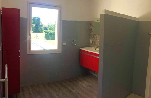 Prayssac Villa | Homerez - Big villa for 10 ppl. with swimming-pool, spa and garden at Prayssac