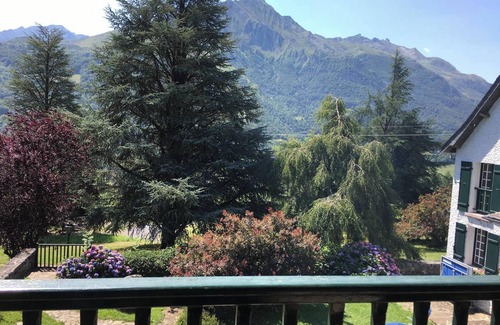 Arrens-Marsous Ski Chalet | Homerez - Chalet in Arrens-Marsous