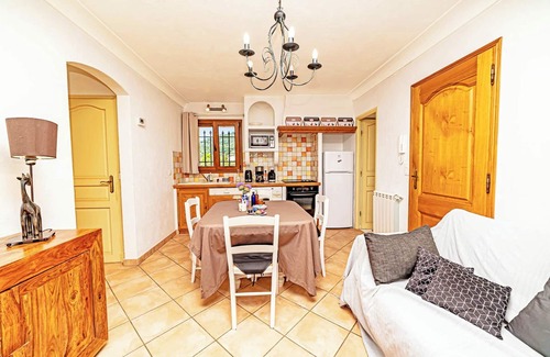 Le Bar-sur-Loup Apartment | Homerez - Charming apt - Le Bar-sur-Loup