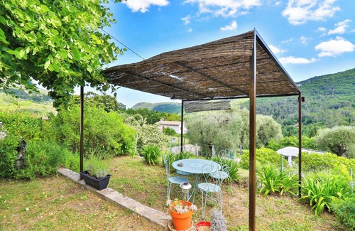 Le Bar-sur-Loup Apartment | Homerez - Charming apt - Le Bar-sur-Loup