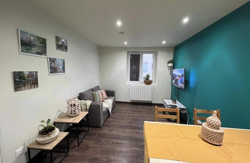 Stains Apartment | Homerez - Charming Apartment in Stains with Balcony