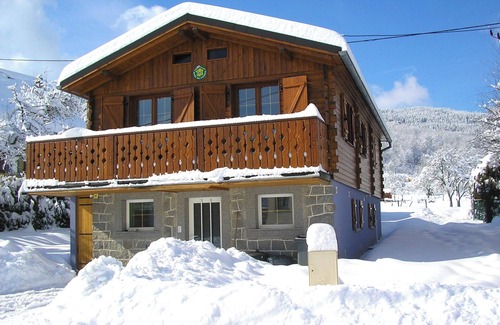 Stosswihr Ski Chalet | Homerez - Charming Chalet in Stosswihr with Mountain View + Balcony