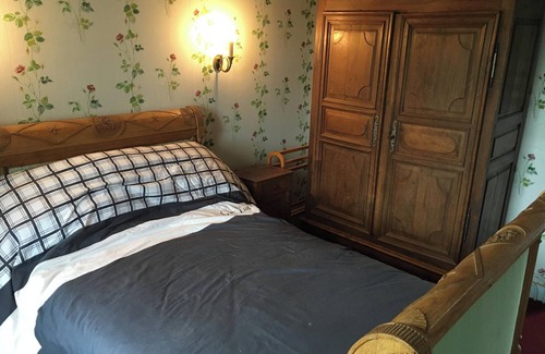 Le Dezert House | Homerez - Charming House in Le Dézert with Lake View