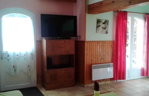 Begadan House | Homerez - Charming House in Bégadan with Shared Pool