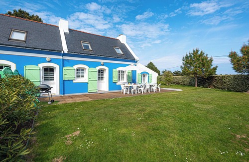 Bangor House | Homerez - Charming House in Bangor with Garden and Fireplace