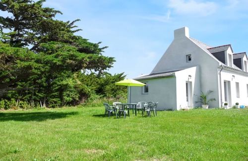 Sauzon House | Homerez - Charming House in Sauzon with Garden and Terrace