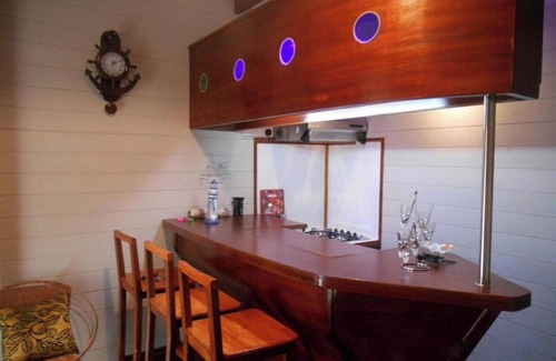 Albion House | Homerez - Charming House in Albion with Shared Pool