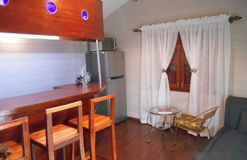 Albion House | Homerez - Charming House in Albion with Shared Pool