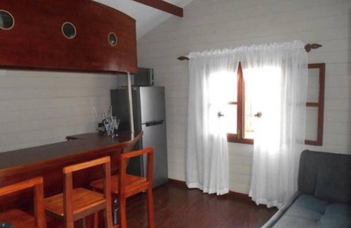 Albion House | Homerez - Charming House in Albion with Shared Pool