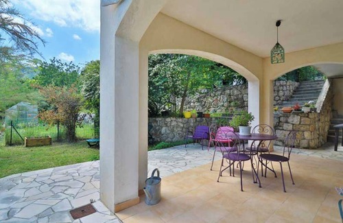 Le Bar-sur-Loup Apartment | Homerez - Comfortable apartment in Le Bar-sur-Loup 60 m² with garden
