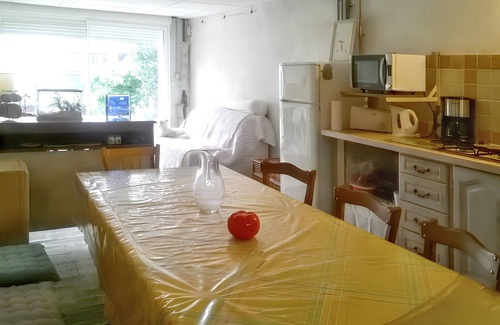 Tarbes Apartment | Homerez - Cosy Apartment in Tarbes - Terrace and Garden