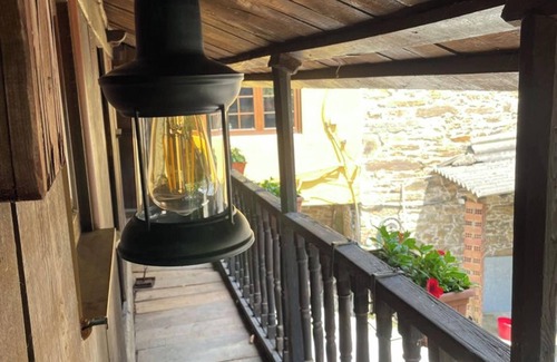 Yerbo House | Homerez - Countryside House with Garden