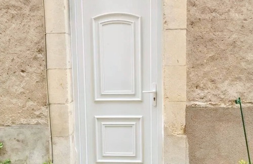 Nevers Apartment | Homerez - Cozy apartment in Nevers 85 m² with private garden