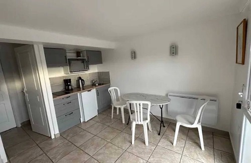 Vienne Apartment | Homerez - Cozy Apartment in Vienne of 30 m²