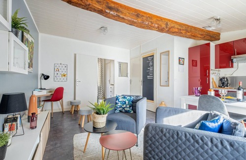 Libourne House | Homerez - Cozy House in Libourne with Garden