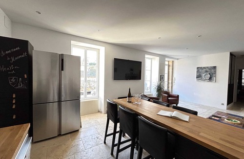 Meursault House | Homerez - Elegant house in Meursault with fenced garden and fireplace