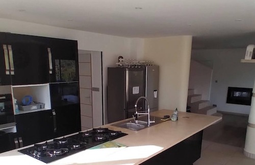Mouries Villa | Homerez - Elegant Villa in Mouriès with Mountain View and Private Pool