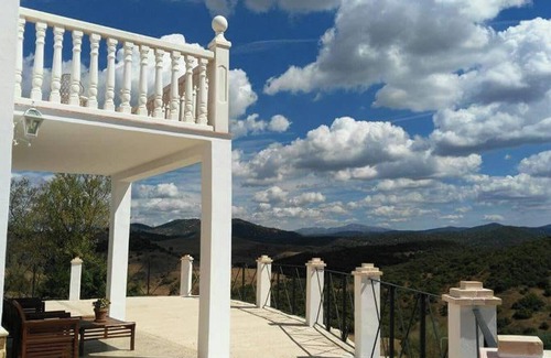 Algar Villa | Homerez - Elegant Villa in Algar